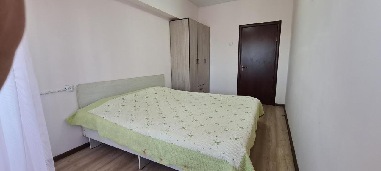 Flat In Central Bișkek Exterior foto